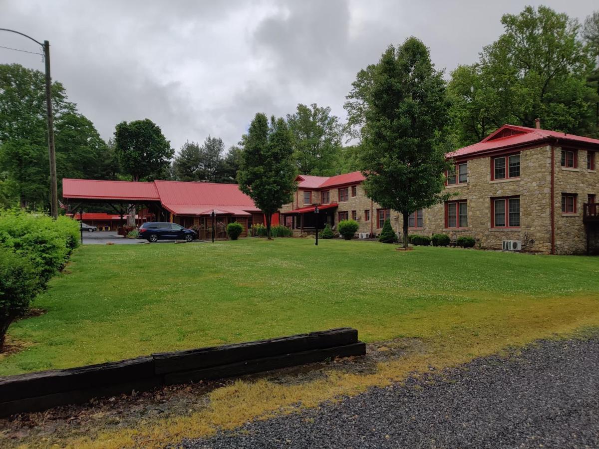 Smoky Falls Lodge Мегги-Вэлли Экстерьер фото